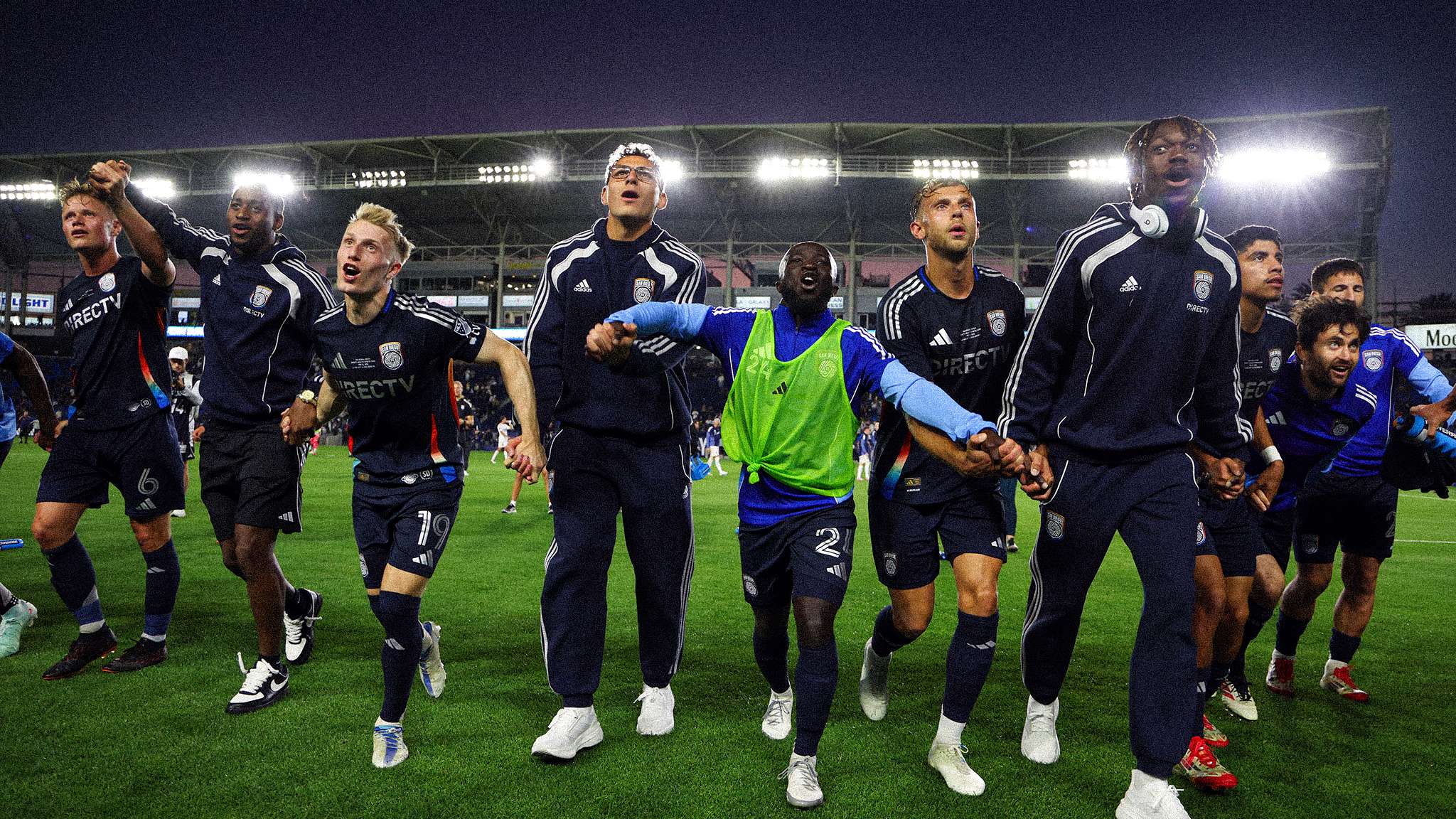 代足球在赛 代足球在赛